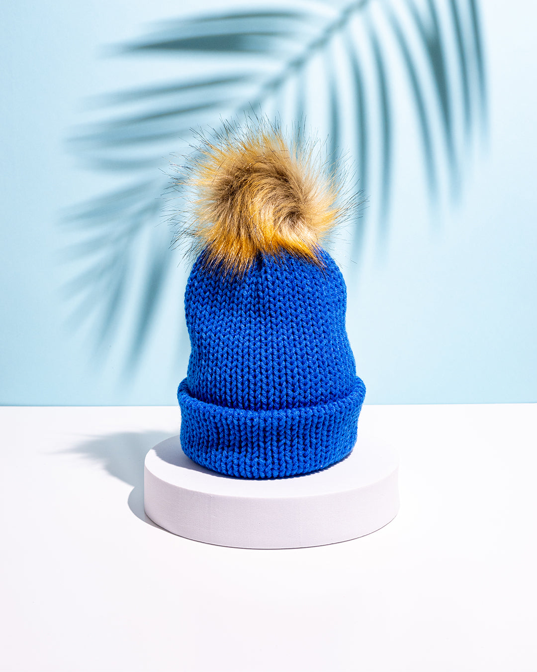 ENOBARVA KAPA Z COFKOM (Majhna Velikost)