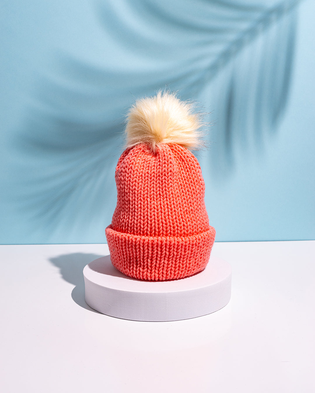 ENOBARVA KAPA Z COFKOM (Majhna Velikost)